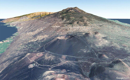 Vue aérienne centrée sur le volcan de San Antonio situé 10 km au Sud du volcan El Duraznero, La Palma, Canaries
