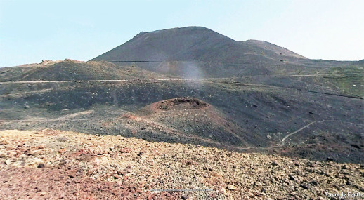 Vue sur le côté Sud du volcan de San Antonio visible à l'arrière-plan, La Palma, Canaries
