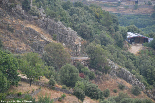 Zoom sur la partie centrale du filon des Aidons (Pied de Borne, Lozère)