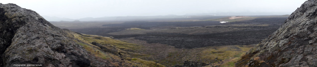 Coulées basaltiques émises en direction du Nord par le volcan Krafla (Islande) lors des « nouveaux feux du Mývatn », en 1975-1984