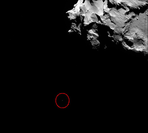 Philae (point blanc dans le cercle rouge) et la comète Chury, vus par Rosetta avec la caméra OSIRIS grand angle à 14h19min TU, le 12 novembre 2014