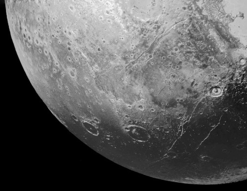 Cthulhu Regio et Viking Terra, Pluton