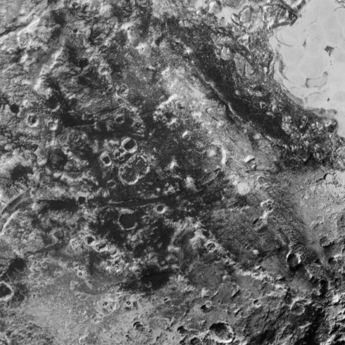 Zoom sur un secteur au centre de Viking Terra, Pluton