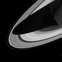 Ombre de Saturne sur les anneaux (image Cassini)