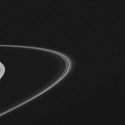 Anneau F de Saturne, vue générale