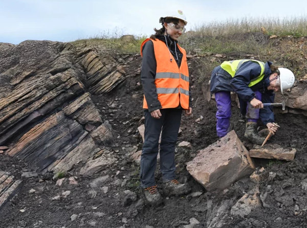 Géologues sur le terrain