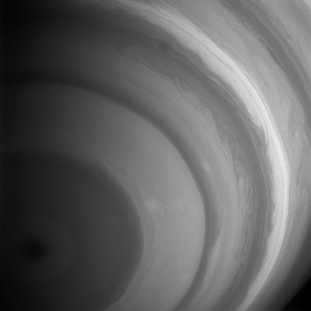 Les bandes nuageuses et leurs « tourbillons » dans l'hémisphère austral de Saturne