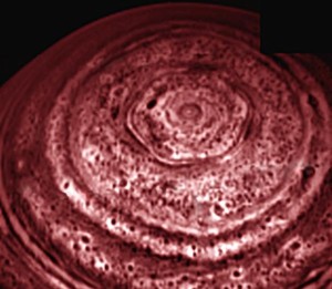 Image IR fausse couleur de l'hémisphère boréal de Saturne et de son vortex hexagonal