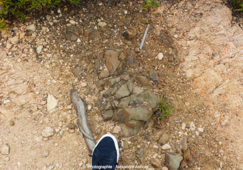Autre filon de dolérite intrusif dans les granites, ile de La Maddalena (Sardaigne)