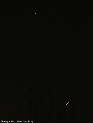 Triple conjonction Vénus - Jupiter - Lune, 25 mars 2012