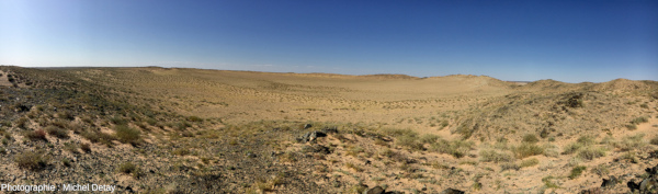 Cratère d'impact de Tabun-Khara-Obo (Mongolie), photographié du sol