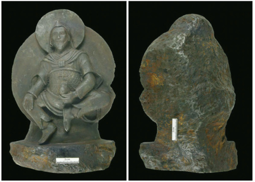 Statue de la divinité boudhique Vaiśravaṇa sculptée dans une météorite de fer et surnommée Iron Man