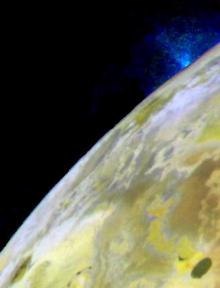 Mission Galiléo, image d'un panache éruptif gazeux sur Io, satellite de Jupiter