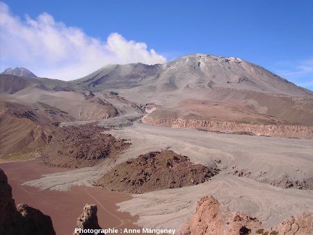 Limite latérale Nord des écoulements pyroclastiques du Lascar (Chili) suite aux éruptions d'avril 1993