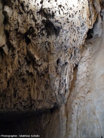 Détail des concrétions à l'intérieur du château-grotte de Villecroze