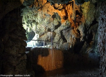 Intérieur du château-grotte de Villecroze (Haut-Var)