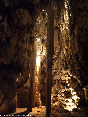 Intérieur du château-grotte de Villecroze (Haut-Var)