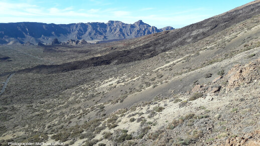 Panorama de la caldeira de Las Cañadas depuis les pentes Sud du Teide (à proximité du parking du téléphérique), ile de Tenerife (Canaries)