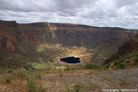 Le lac Borona (Éthiopie), lac de cratère dont le fond est tapissé d'argile
