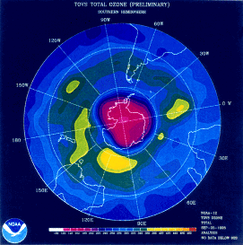 Observation par satellite du trou dans la couche d'ozone au-dessus de l'Antarctique