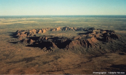 L'anneau central du cratère de Gosses Bluff, Australie