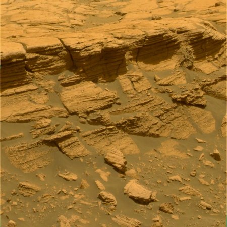 Gros plan sur les couches de la falaise Payson (1 m de hauteur) dans les etched terrains