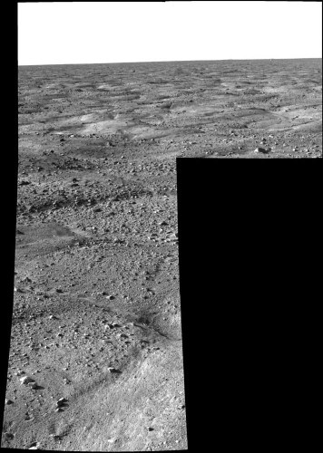 Mars : mosaïque montrant le paysage autour de Phoenix le plus étendu publié par la Nasa le 27 mai 2008 au matin