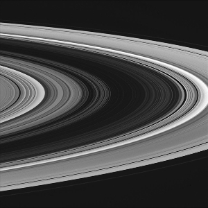 Les anneaux de Saturne pris de 631 000 km par la sonde Cassini
