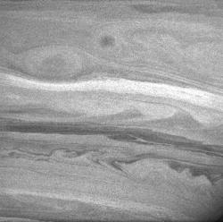 Détail de la surface nuageuse de Saturne photographiée le 6 décembre 2004