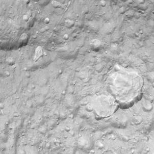 Détail de la surface cratérisée de Téthys