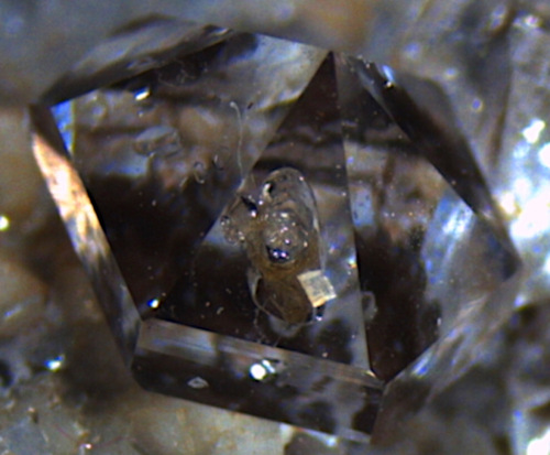 Quartz diamant avec inclusion de méthane, Orpierre (Hautes-Alpes)