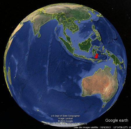 Localisation de l'ile de Palu'e (punaise rouge), en Indonésie, archipel situé près des frontières de quatre plaques