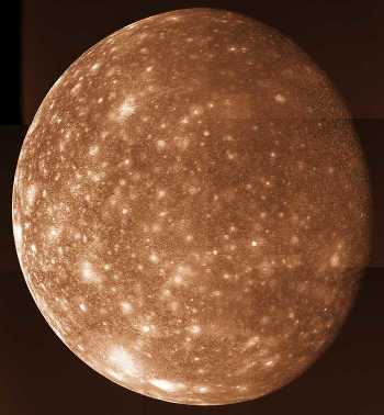 Callisto, satellite de Jupiter (diamètre 4 800 km)