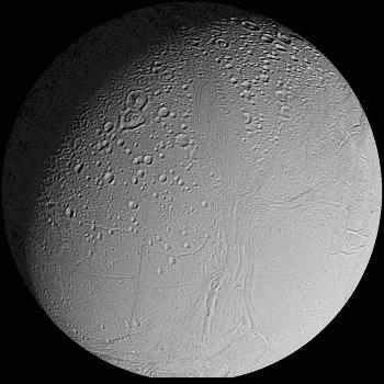 Encelade, satellite de Saturne (diamètre 500 km)