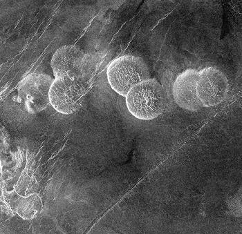 Exemple de dômes volcaniques sur Vénus