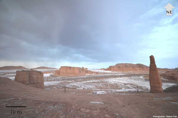 Vue sur les yardangs du désert de Lout (province de Kerman, Iran)