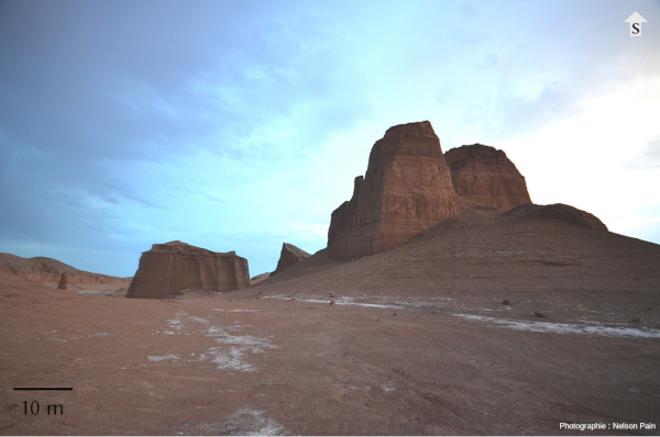 Vue sur les yardangs du désert de Lout (province de Kerman, Iran)