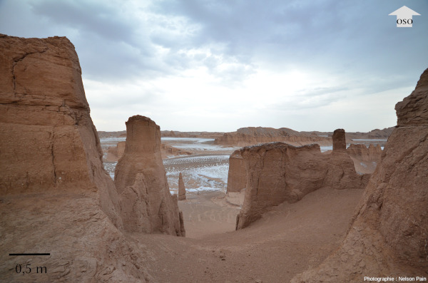 Vue sur les yardangs du désert de Lout (province de Kerman, Iran)