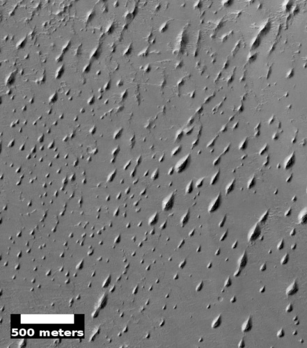 Zoom sur les yardangs au sein d'un cratère de la région Arabia Terra, à la surface de Mars